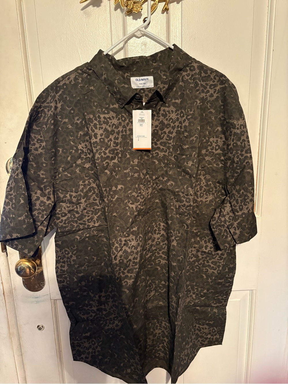 Old Navy Black and Charcoal Leopard-Print Button-Up Shirt